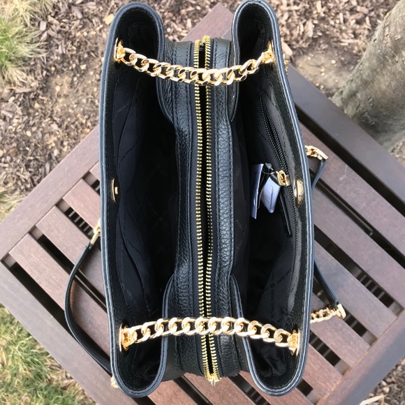 ❗️SOLD❗Michael Kors Jet Set Medium Chain Messenger - Picture 5 of 8